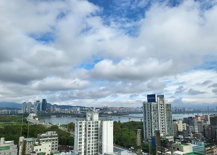 Sunu - 45m Panoramic River View - 4m Ceiling