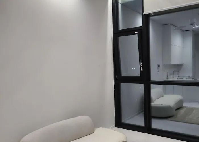 Sunu - 45m Panoramic River View - 4m Ceiling