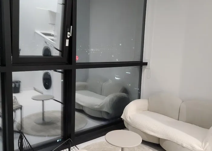 Sunu - 45m Panoramic River View - 4m Ceiling