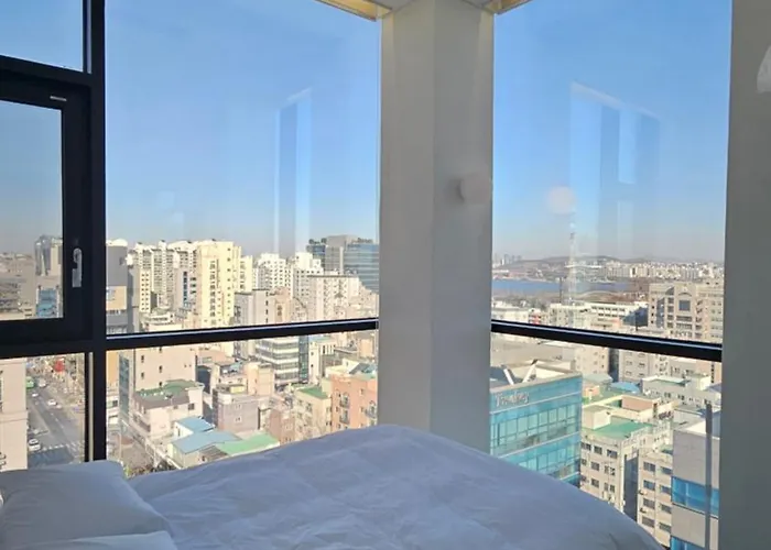 Sunu - 45m Panoramic River View - 4m Ceiling 게스트하우스 3*