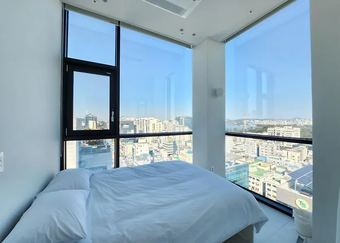 Sunu - 45m Panoramic River View - 4m Ceiling Pensjonat 3*