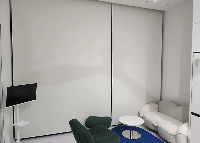 Sunu - 45m Panoramic River View - 4m Ceiling 게스트하우스 3*